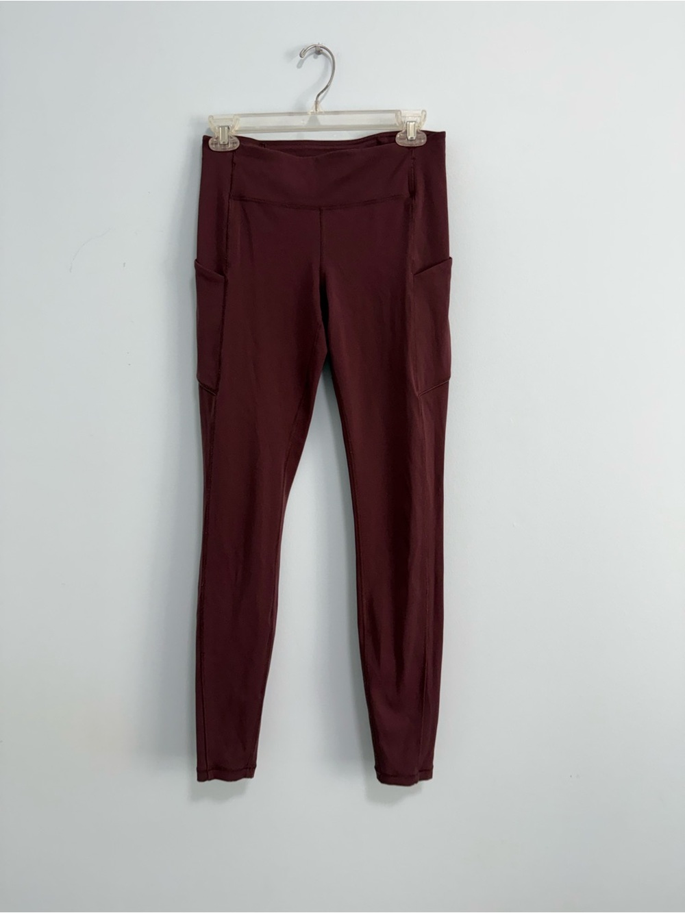 Lululemon Womenโs Speed upโ tight leggings maroon/ red merlot size 6